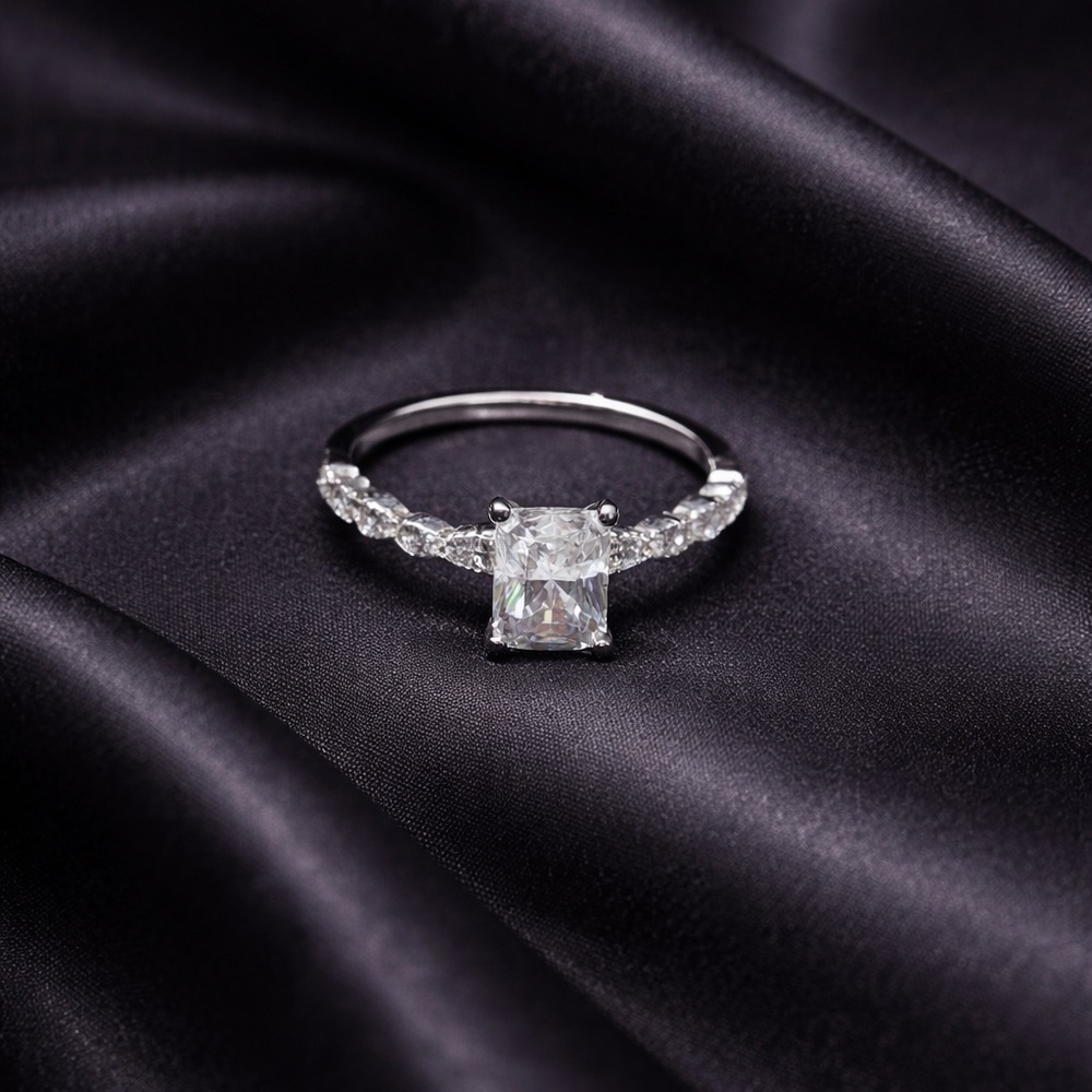 925 Sterling Silver 2.00CT MOISSANITE Women's Ring size 6,7 or 8 - Picture 6 of 17